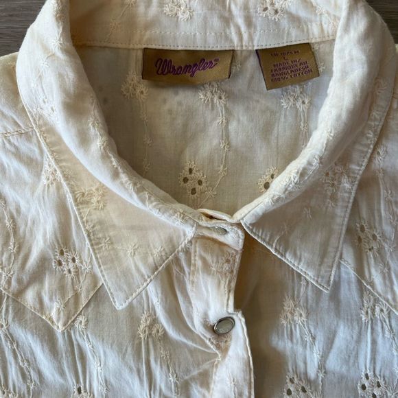 Wrangler L Yellow Floral Eyelet Sleeveless Button Up - Picture 2 of 6